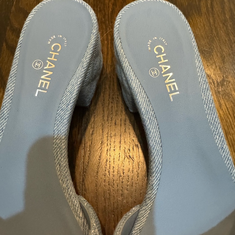 CHANEL Blue Quilted Sandals - Picture 8 of 10